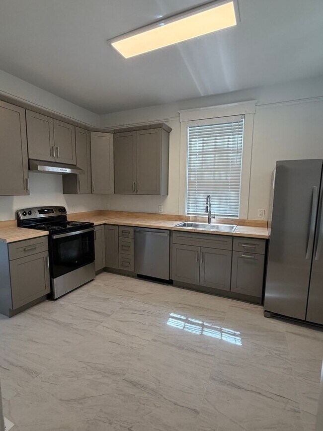 Foto del edificio - For Rent – Newly Renovated 1 Bedroom, 1 Bathroom Apartment in Baldwin Park, Savannah, GA