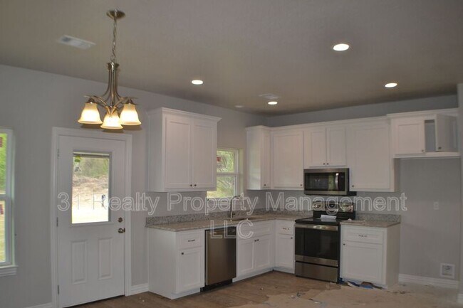 Building Photo - 238 Western Hills Dr