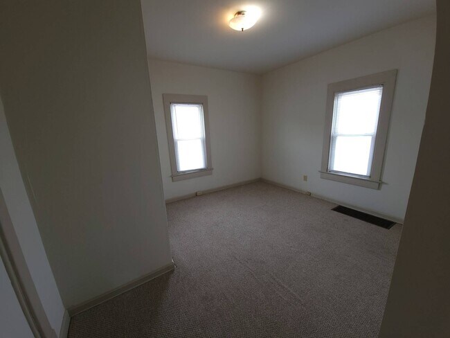 Building Photo - 421 Boyers Ave