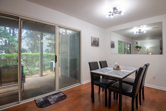 Foto del edificio - 5308 Amity Springs Dr