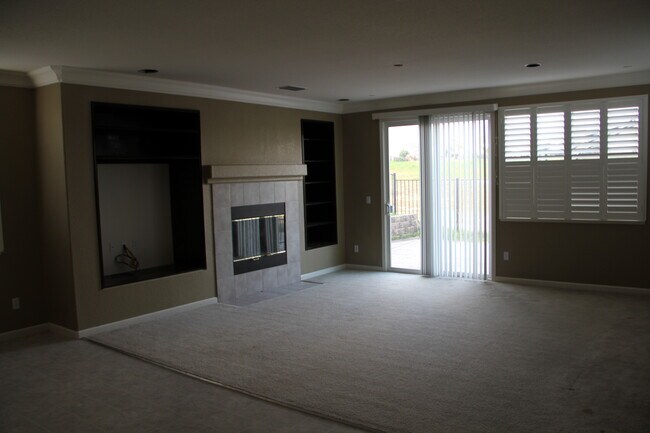 Building Photo - 2649 Torrey Pines Dr
