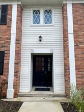 Building Photo - 525 Fairbrook St