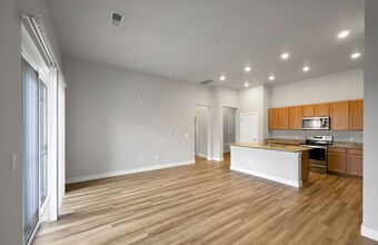 Building Photo - 14341 E Tennessee Ave