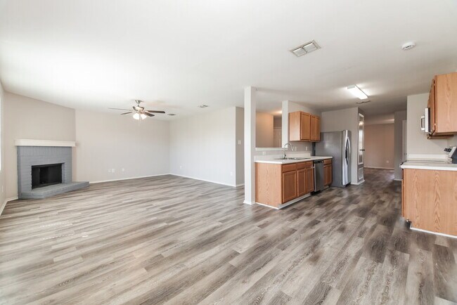 Building Photo - 1201 Evergreen St