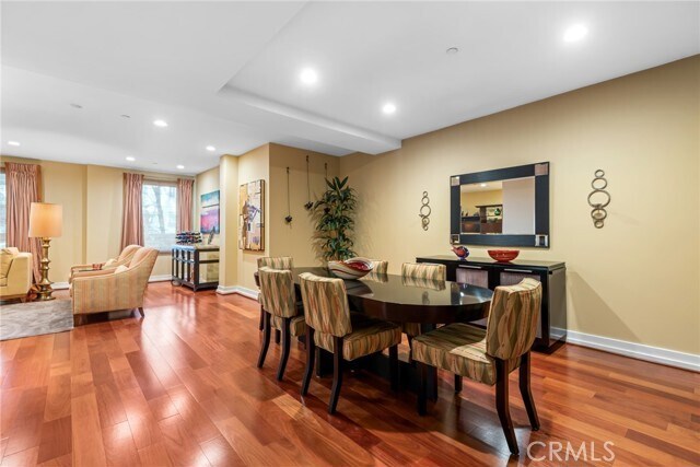 Foto del edificio - 130 N Swall Dr