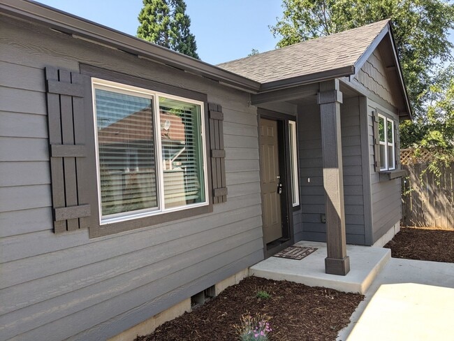 Foto del edificio - Fantastic 3-Bedroom, 2-Bath Home With 1388sf!