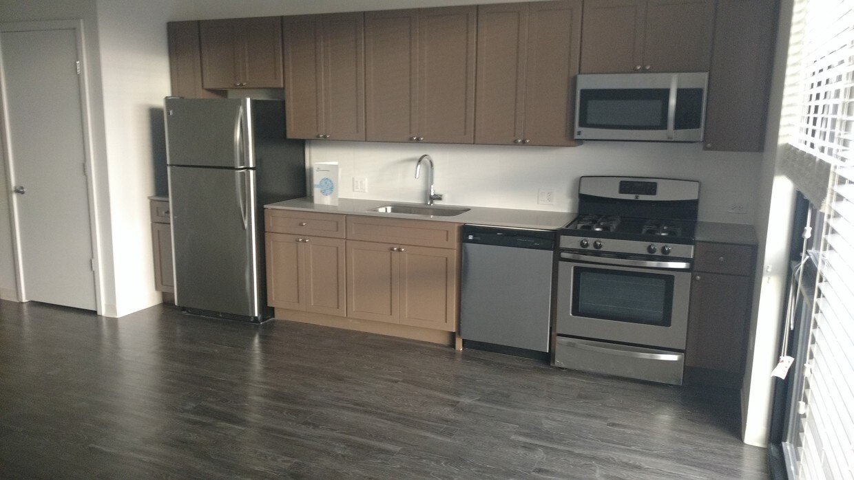 Foto principal - 850 N Milwaukee Ave