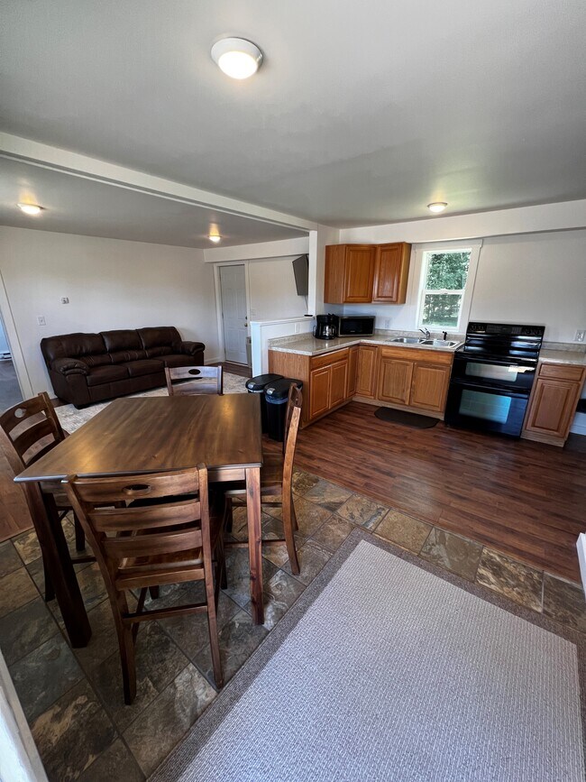 Foto del edificio - 9197 Cty J-Unit A