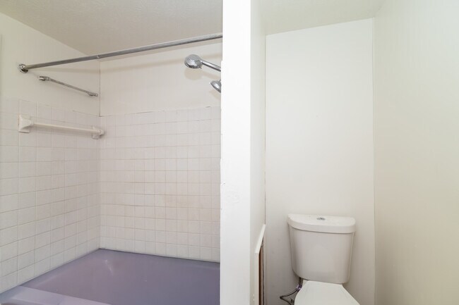 Foto del edificio - 18716 Restor Ave