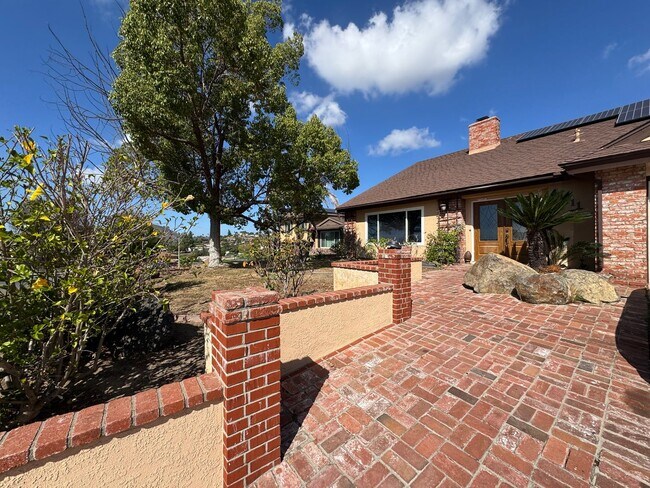 Foto del edificio - 4 Bedroom - 2 Bathroom with view