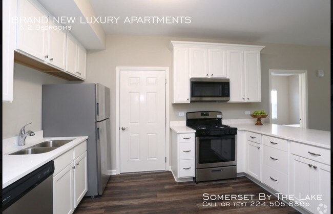 Foto del edificio - Somerset by the Lake Apartments