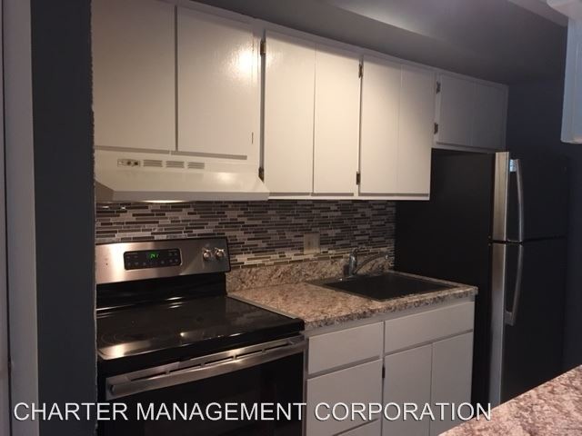 Building Photo - 26 Darien