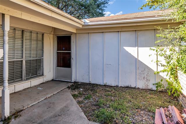 Foto del edificio - 805 Irwin Dr