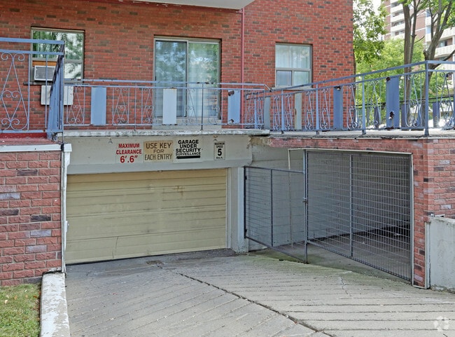 Building Photo - The Brockton Apartments