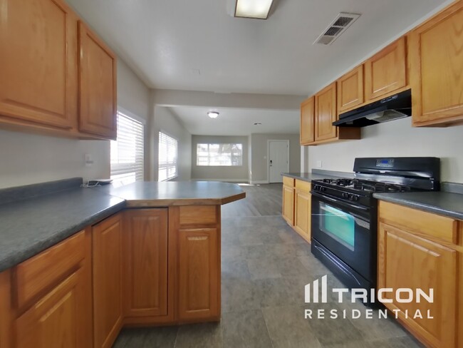 Foto del edificio - 904 Bidwell St