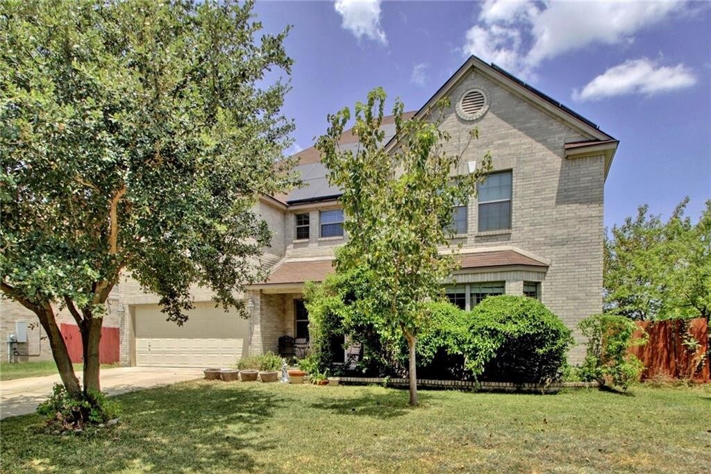 Foto principal - 616 Dark Tree Ln