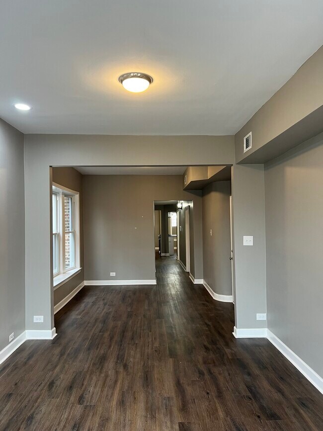 Building Photo - 6347 S Drexel Ave