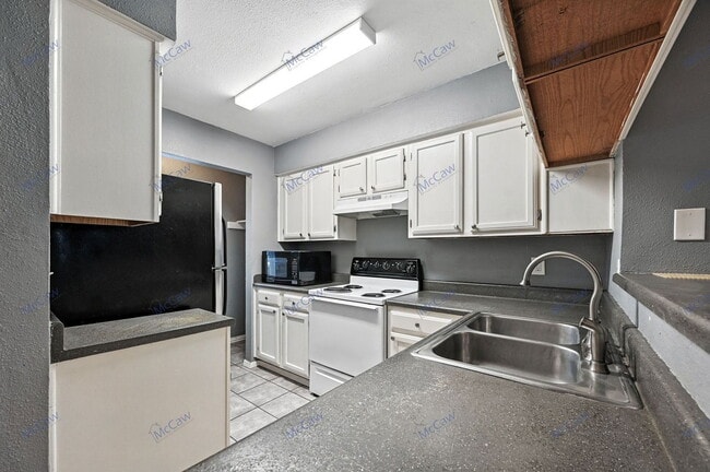 Building Photo - 9510 Olde Towne Row