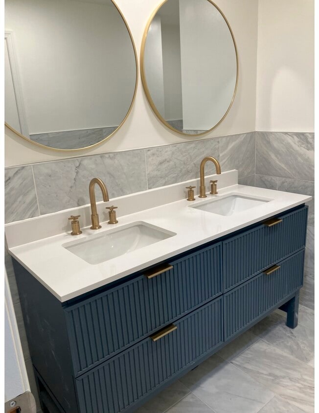 Bathroom Sink - 2442 1st St