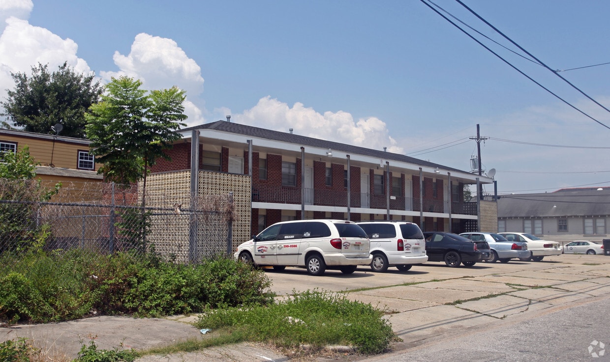 Building Photo - 4136 Toulouse St
