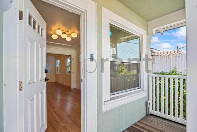 Foto del edificio - 3226 Star Ave