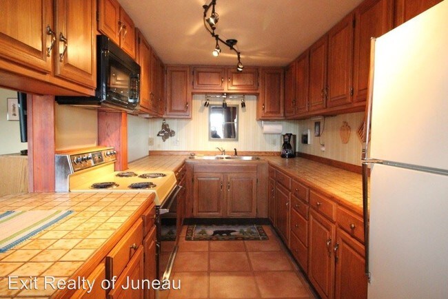 Building Photo - 1 br, 1 bath House - 19051 Glacier Hwy