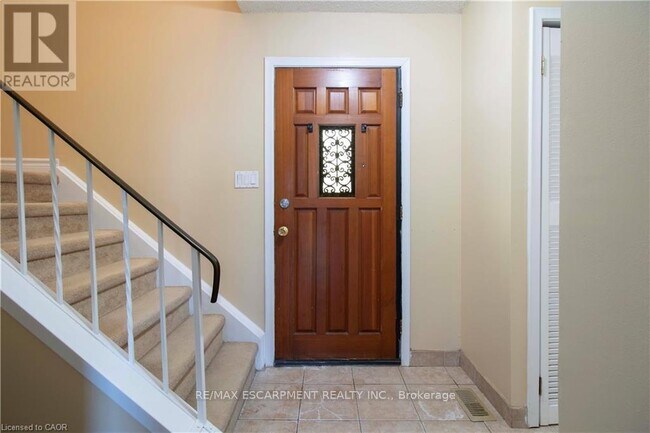 Photo du bâtiment - 153 Limeridge Rd W