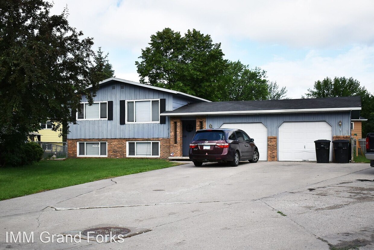 Primary Photo - 3 br, 1 bath Apartment - 321 N. 50th St.