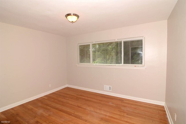 Building Photo - 2967 Flat Shoals Rd