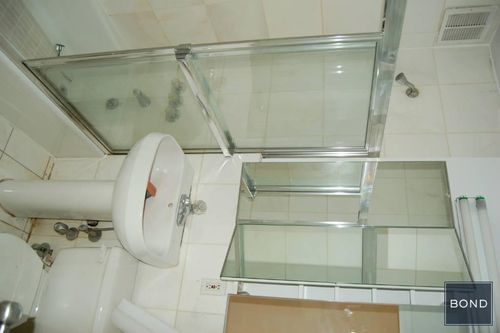 Foto del edificio - 238 E 36th St