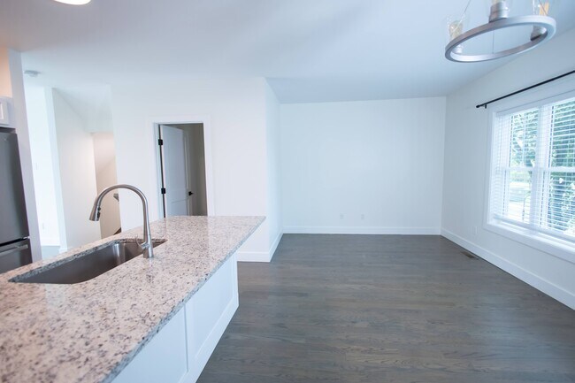 Building Photo - 301 Harbour Close