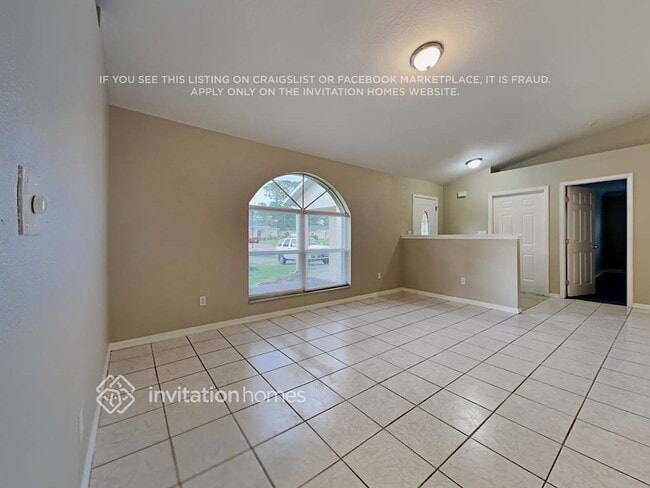 Foto del edificio - 2252 S Chamberlain Blvd