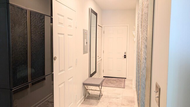 Foto del edificio - 8427 Mulligan Cir