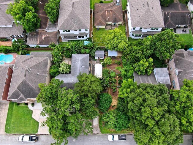 Building Photo - 4407 Jane St