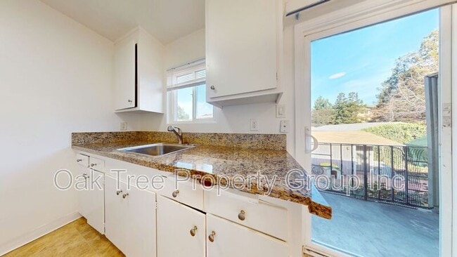 Building Photo - 5600 Bancroft Ave