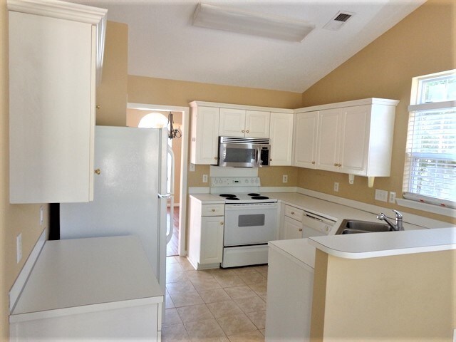 Foto del edificio - 1720 Silverberry Court