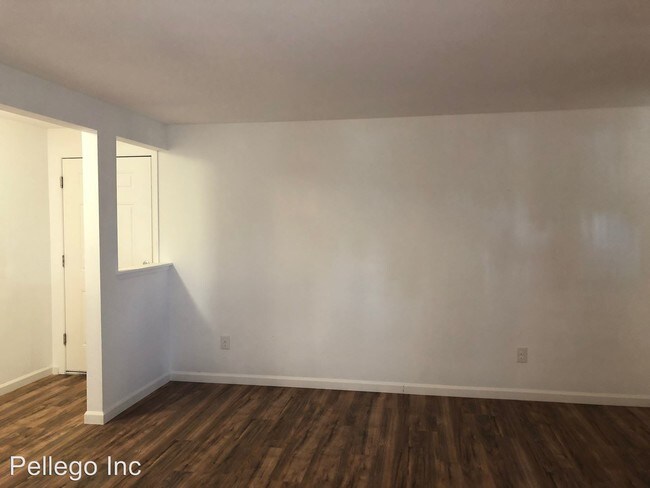 Building Photo - 2076 E 56th St