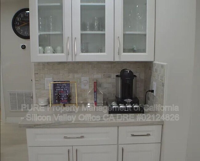 Foto del edificio - 21518 Almaden Rd