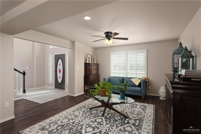 Foto del edificio - 2201 Monaco Dr