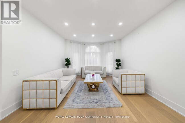 Building Photo - 72 A Oxford St