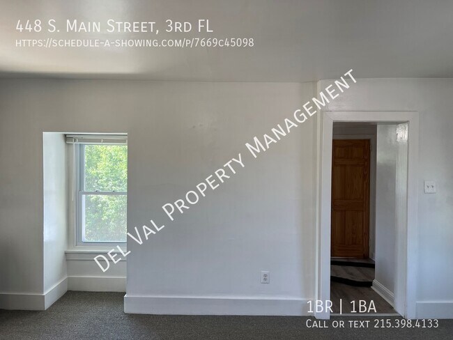 Building Photo - Large Updated 1-Bedroom 3rd FL Apartment F...