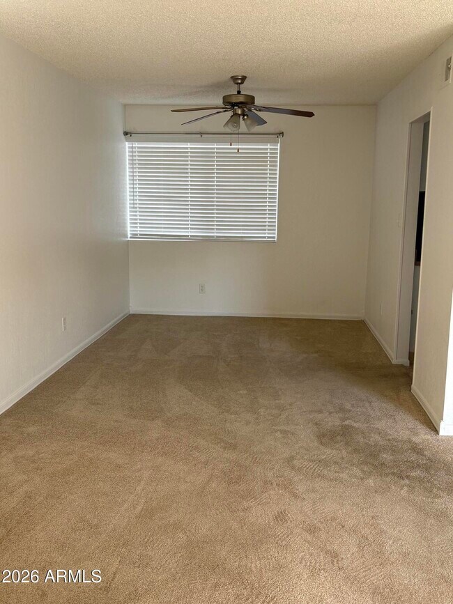 Foto del edificio - 7141 N 16th St