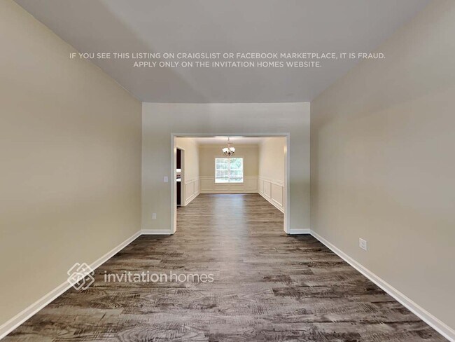 Building Photo - 2450 Freemont St