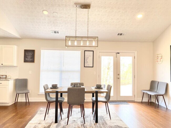 Building Photo - 4360 Todd Rd