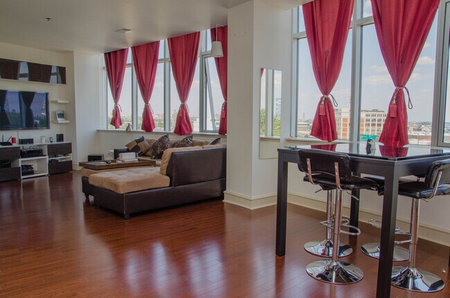 Building Photo - 201 N 8th St