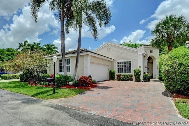 Foto del edificio - 8171 Hampton Wood Dr