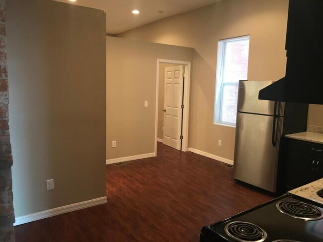 Foto del edificio - 927 York St, Unit 1