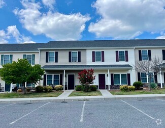 Building Photo - 1044 Wellington Dr