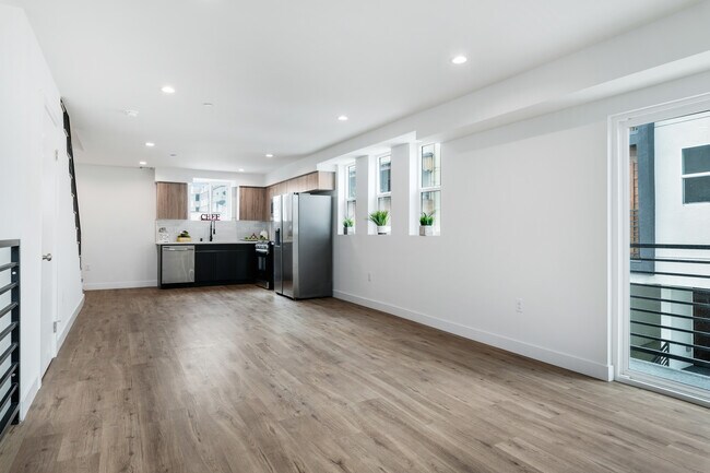 Foto del edificio - 334 N Alexandria Ave