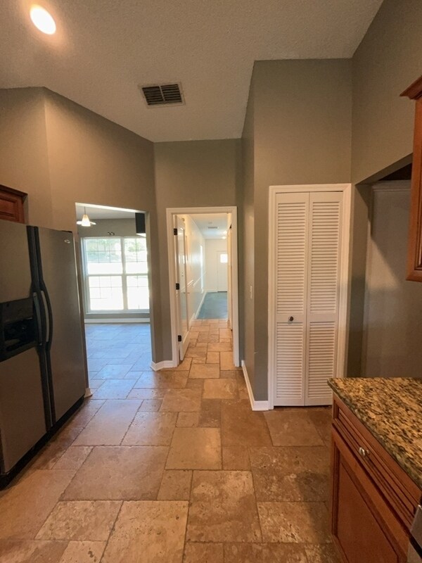 Building Photo - 15908 Lake Orienta Ct